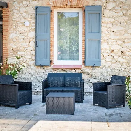 Au Paradis Des Anges Maison De Village Climatise Avec Jardin Feriehus