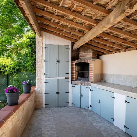 Feriehus Au Paradis Des Anges Maison De Village Climatise Avec Jardin