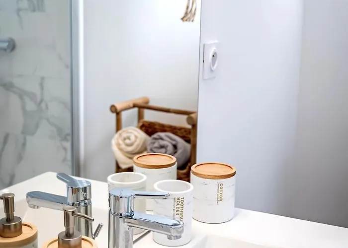 Au Paradis Des Anges Maison De Village Climatise Avec Jardin