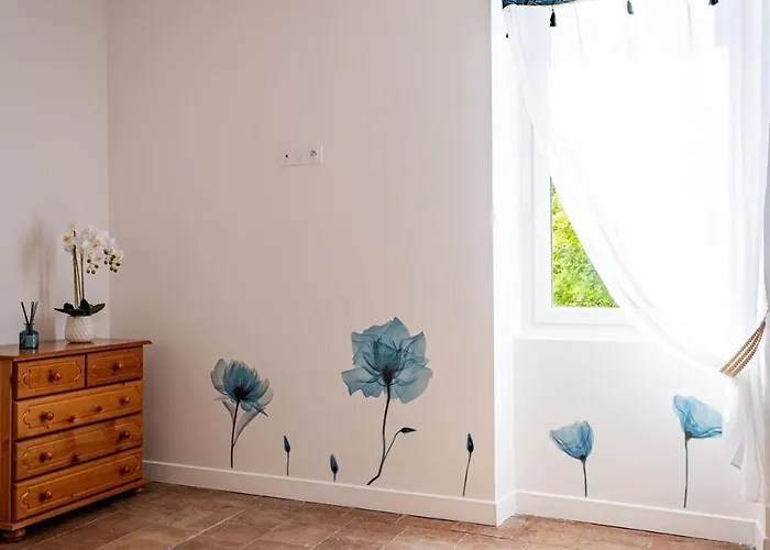 Au Paradis Des Anges Maison De Village Climatise Avec Jardin Дом отдыха *